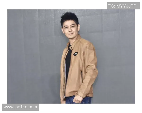 林志颖与足球明星亲密合影展现运动魅力与友谊的完美结合