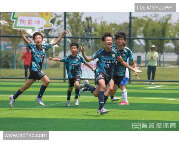 难民足球明星的故事与梦想在绿茵场上的追寻与坚持